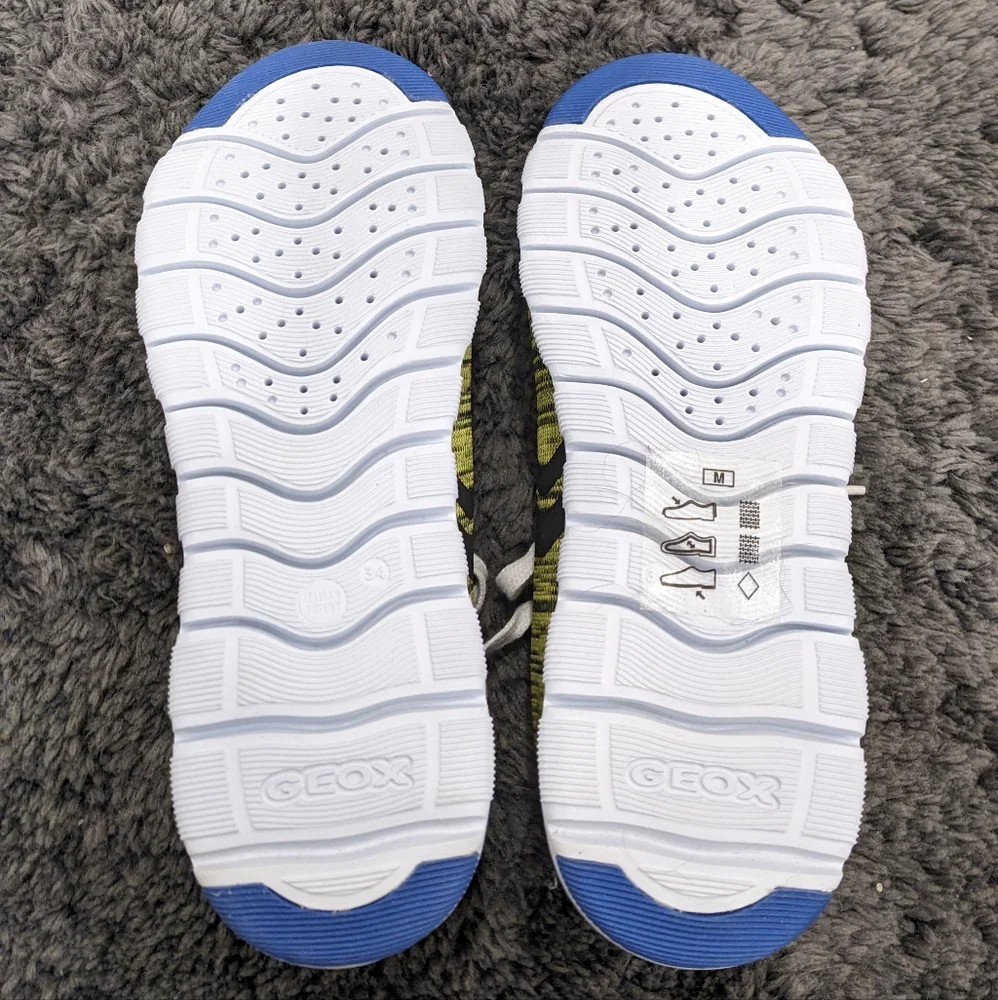 Brand New Geox Respira Shoes (Size 3 Kids) - Picture 4 of 6